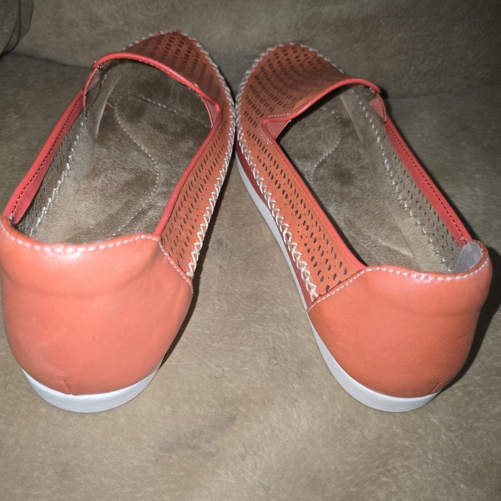 Earth Origins Lark Lizzy Women's Orange Leather Loafers Size 11 - Picture 4 of 9